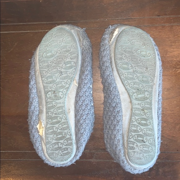 Steve Madden Knit Slippers w/ Flower *2 for $5* - Picture 5 of 11